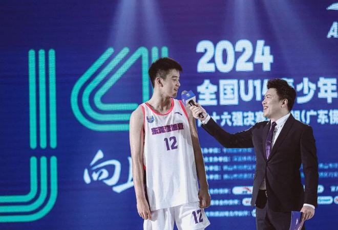 MVP赴美！中國(guó)男籃又一15歲1米91新星留洋：曾場(chǎng)均轟22+11奪冠