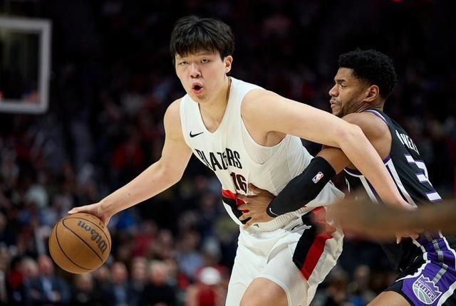 杨瀚森季前赛主场首秀取得16分打出信心