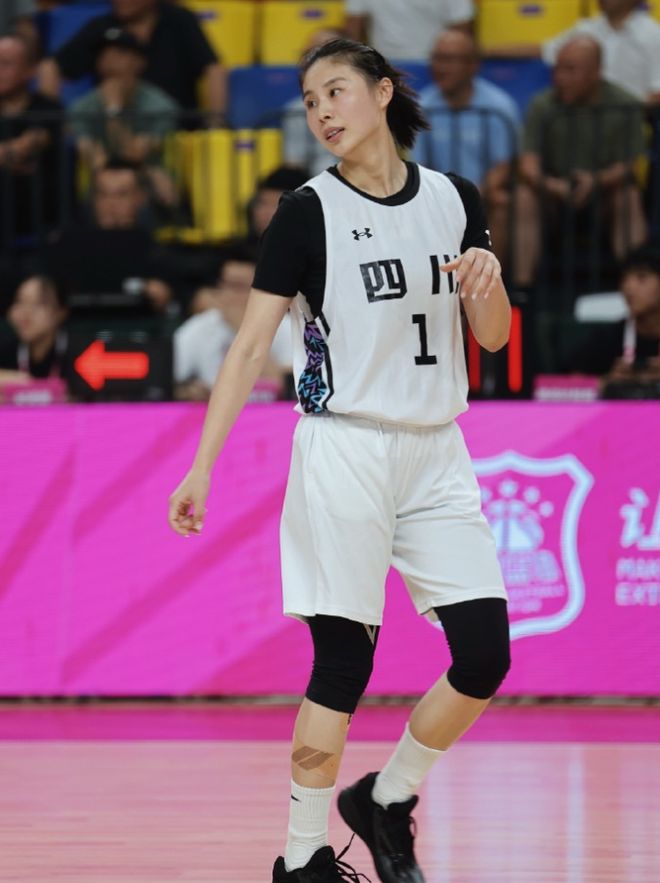30歲老將生日夜覺醒10中7轟19分迎大勝王思雨亞洲杯痛哭成經(jīng)典