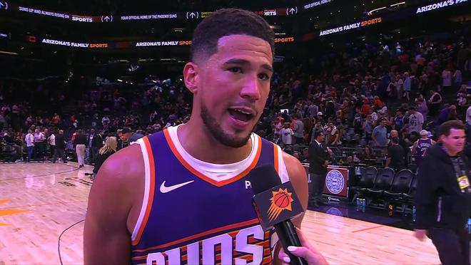 布克:马威是我们防守的支柱,新的太阳像开启了新生命