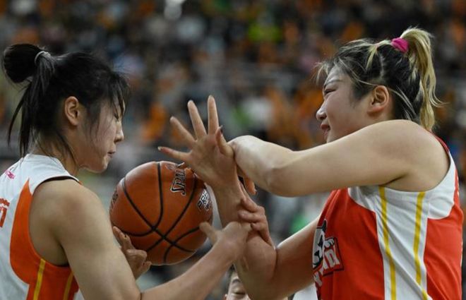 WCBA設立工資帽引2連鎖反應：李夢與四川決裂廣東衛冕概率大增