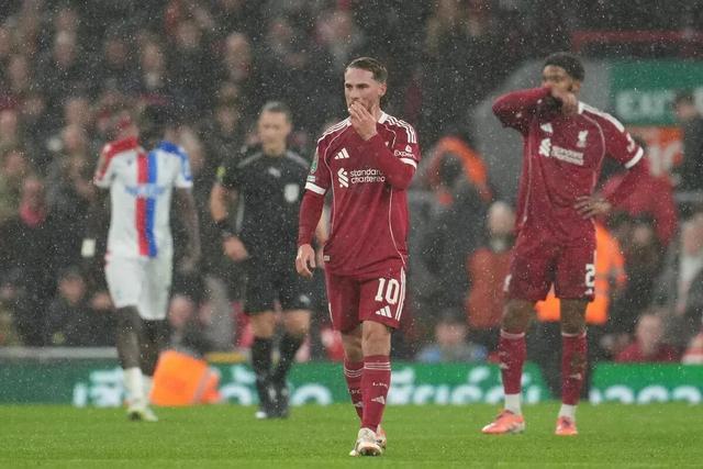 主場03慘遭淘汰！利物浦創91年恥辱紀錄斯洛特被批“舉白旗”