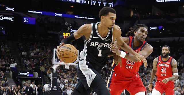 文班18+18福克斯复出24分马刺力克鹈鹕两连胜