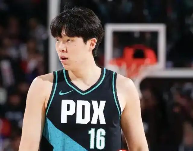 詹姆斯復(fù)出首戰(zhàn)僅比楊瀚森多2分，但卻書寫三項歷史第一