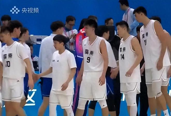 有意思！杜鋒瞧不起的人，單節(jié)轟11分+4次暴扣，今晚決賽還得靠他