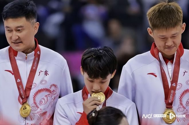 全運會籃球落幕，東道主廣東斬獲4金1銅，媒體人6個字大贊杜鋒