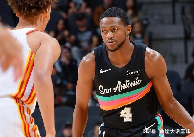 老鷹無(wú)緣逆轉(zhuǎn)！福克斯26+9狀元10中1，沃克38+5，馬刺替補(bǔ)出奇兵