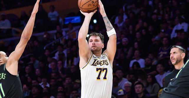 东契奇湖人生涯4次单节得分20+追平詹姆斯等人并列队史第二