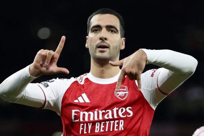 TA：在梅里諾踢中鋒時，阿森納整體的運轉(zhuǎn)會變得更加流暢