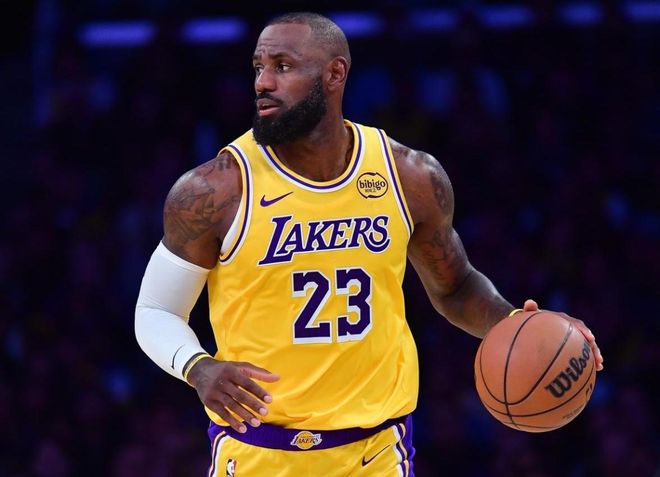 著名詹黑：詹姆斯歷史第二！科比在歷史第十或第11！