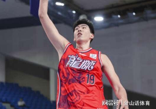 遇到好教練了！洋帥當眾宣布給徐昕更多球權，徐昕作高情商回應