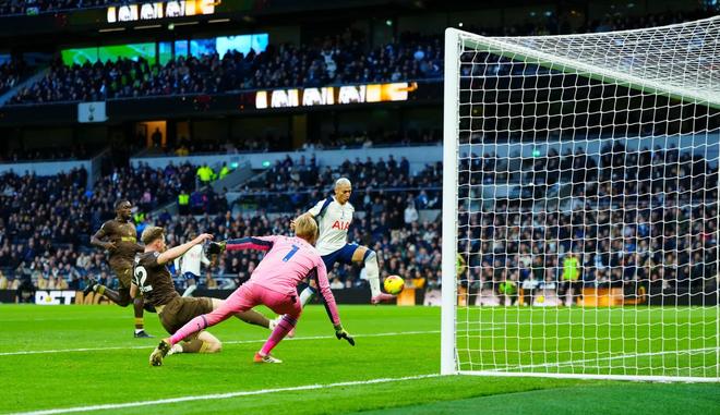 记者：热刺意识到进攻是最好的防守，弗兰克的下课压力减轻