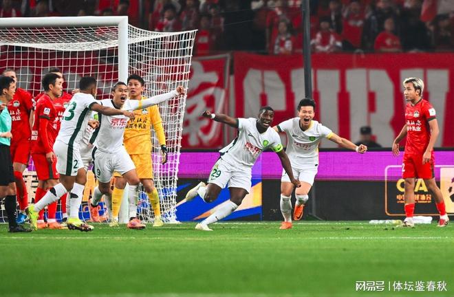 丟冠后再遭重創(chuàng)！曝河南隊(duì)外援或遭足協(xié)處罰，韓國主裁判成導(dǎo)火索