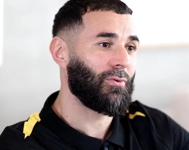 本泽马：阿隆索做不了什么，皇马球员要更多考虑团队而不是自我