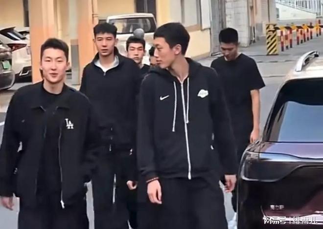 没有加盟广州队！夏振峰出席广东队出征仪式，可能被朱芳雨签回