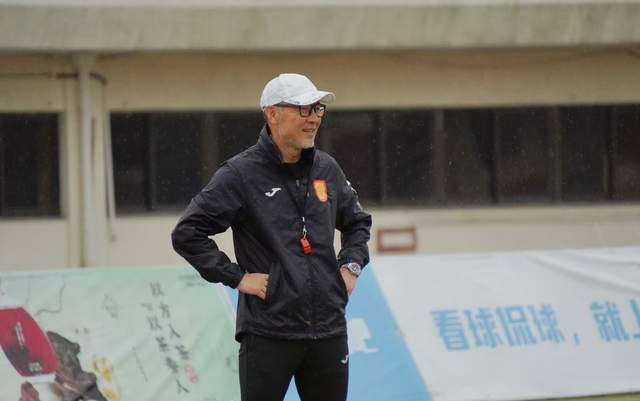 重庆不讲情怀，刘建业把弱旅带到第6经验不如张外龙3将非卖品