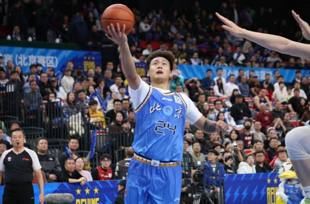 首鋼29分打爆新疆！陳盈駿轟29+8瘋狂爆發(fā)，許利民奪冠野心藏不住