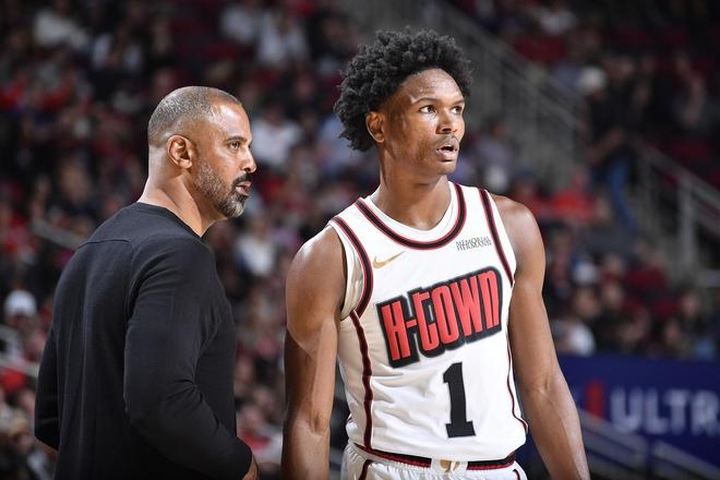 恭喜火箭队！多位球员已解锁交易资格，新控卫+新中锋有望加盟