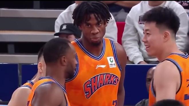 張鎮(zhèn)麟轟19+3！但弗格4中0有失水準，上海爆冷“翻船”負南京同曦