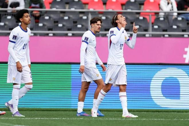 隊報：藍(lán)軍800萬歐求購17歲前鋒恩蓋桑，圣埃蒂安要1250萬歐