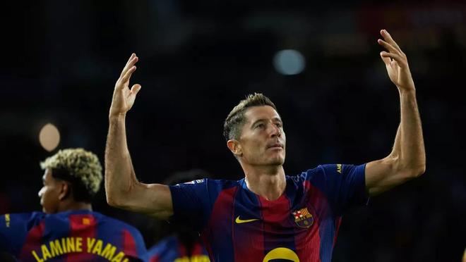 跟队：莱万已恢复团队训练，目标为赶上对阵埃尔切的比赛