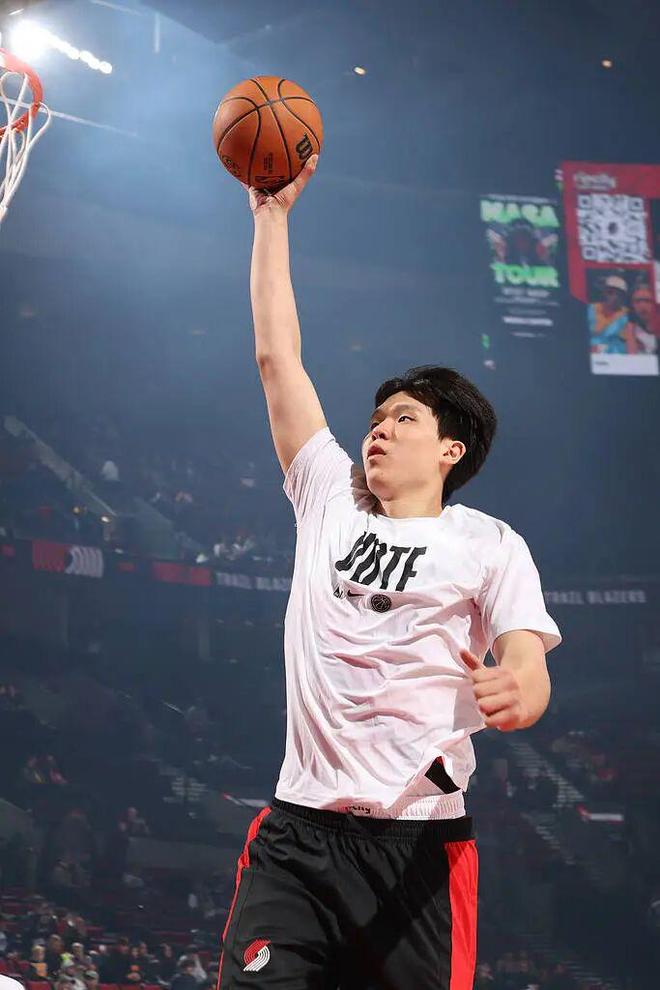 杨瀚森连场DNP需要恐慌吗想逆袭有一人最值得他学习