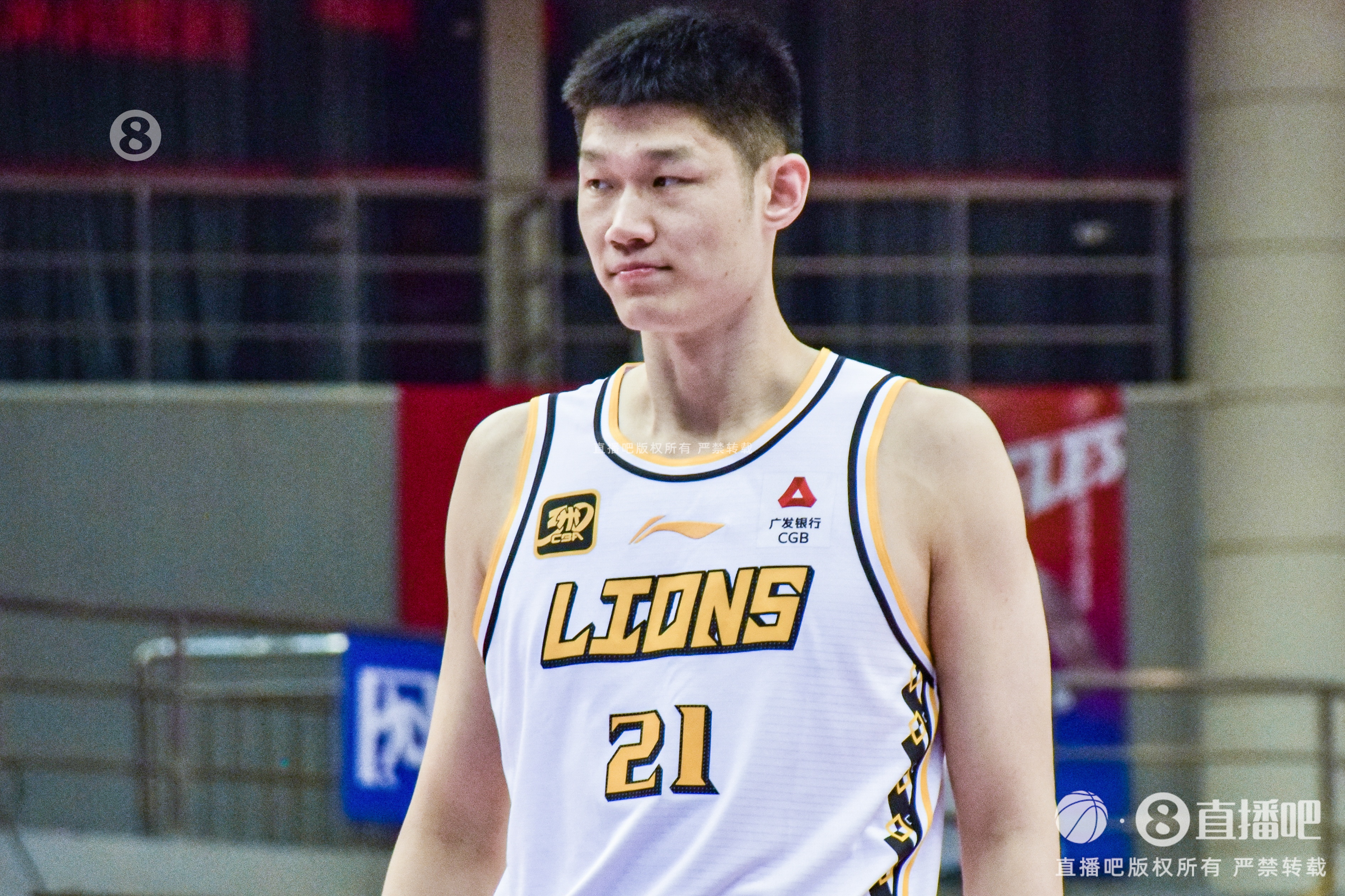 尽力了！胡金秋13中9高效拿下26分8板两项数据均队内最高