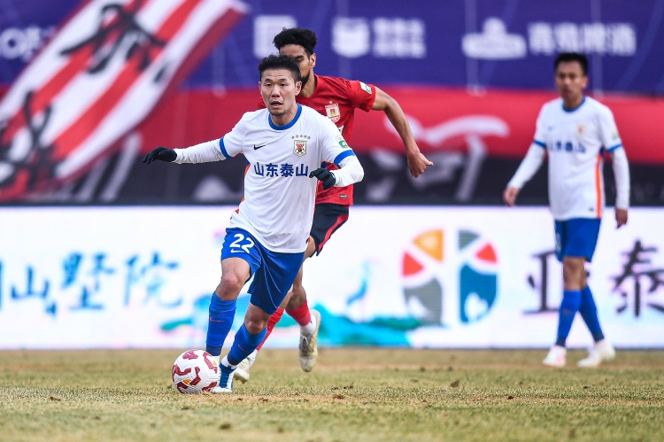 鲁媒：泰山被前四拉开差距，第五的位置也岌岌可危