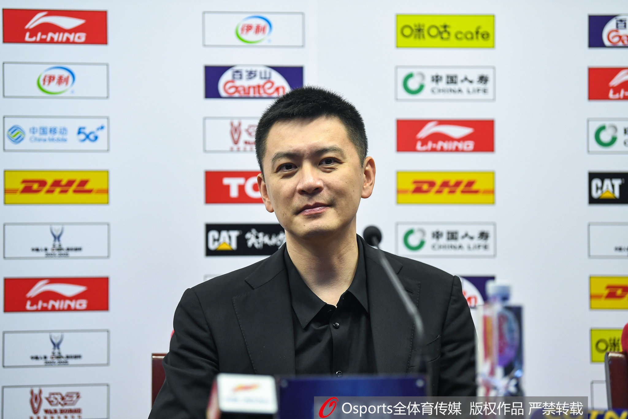 杨鸣：三连冠的光环让部分球员产生了“想做更多而非更好”的心态